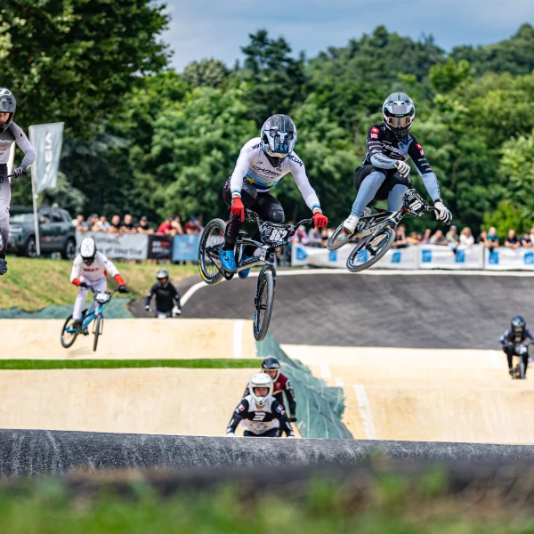 Découvrez le parcours de EVAN OLIVIERA